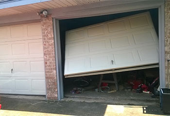 Door Got Off Track | Garage Door Repair Middleburg, FL Door Got Off Track | Garage Door Repair Middleburg, FL